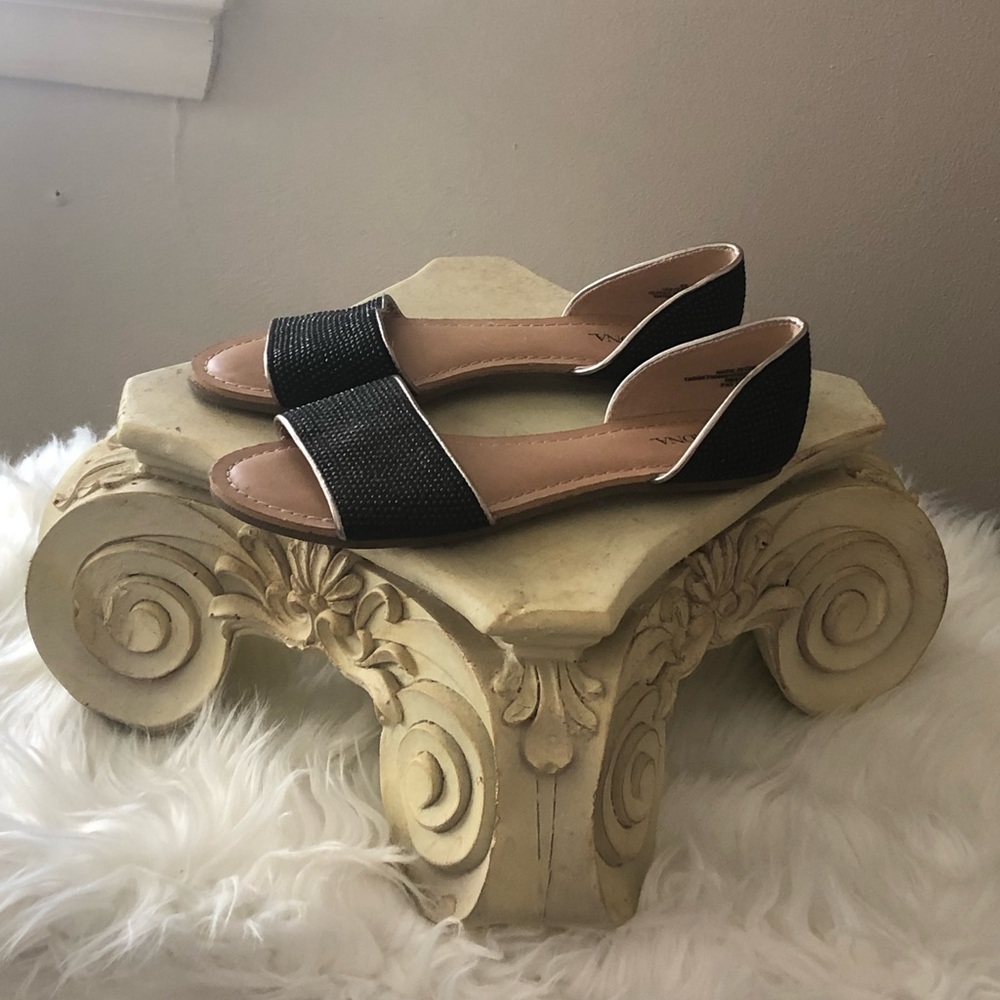 Open toe flats - Picture 2 of 3